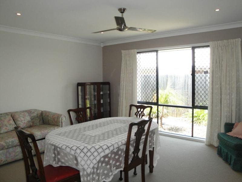 1 Grevillea Street, Sinnamon Park QLD 4073