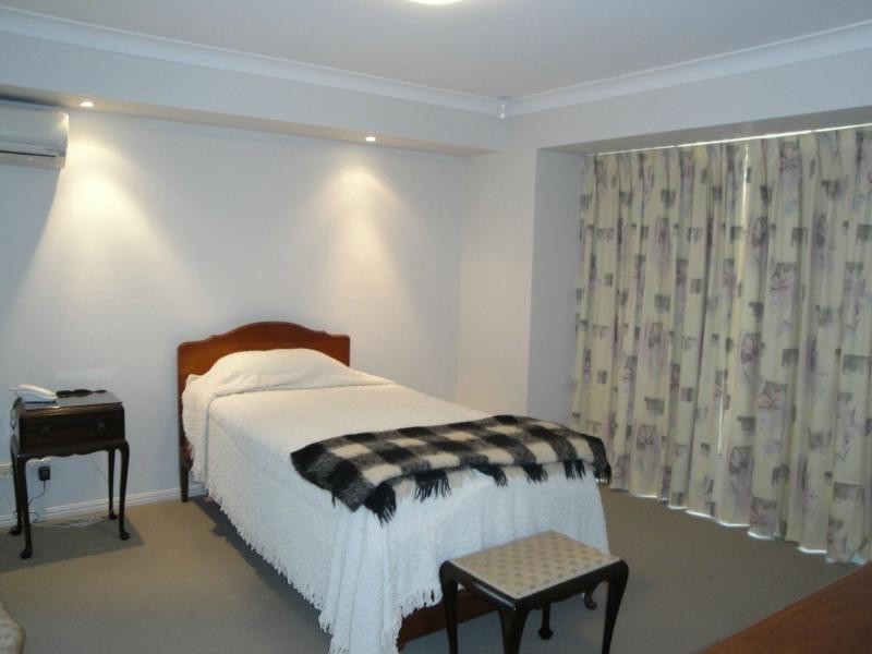 1 Grevillea Street, Sinnamon Park QLD 4073