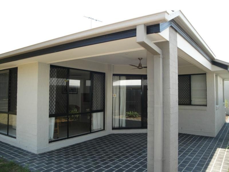 1 Grevillea Street, Sinnamon Park QLD 4073