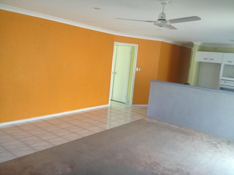 39 Lakeside Crescent, Forest Lake QLD 4078