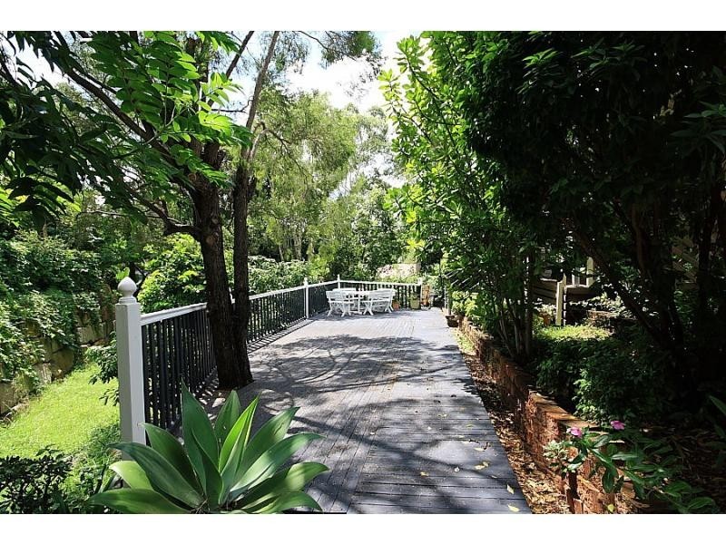 5 Bondel Place, Mount Ommaney QLD 4074