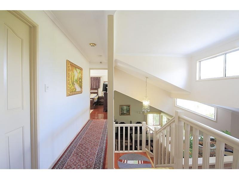 5 Bondel Place, Mount Ommaney QLD 4074