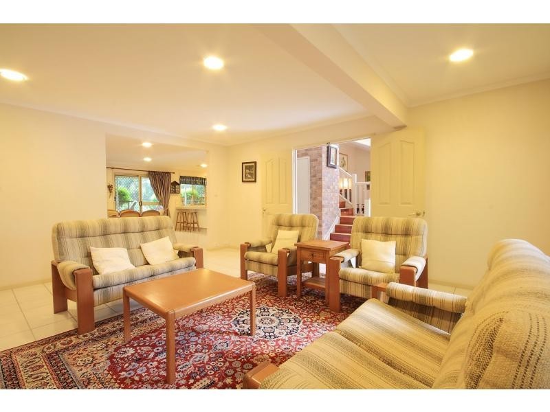 5 Bondel Place, Mount Ommaney QLD 4074