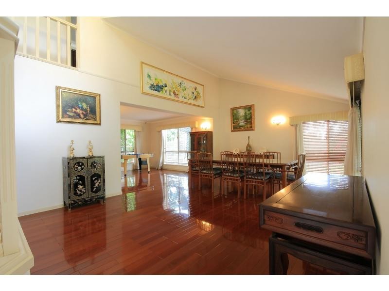 5 Bondel Place, Mount Ommaney QLD 4074