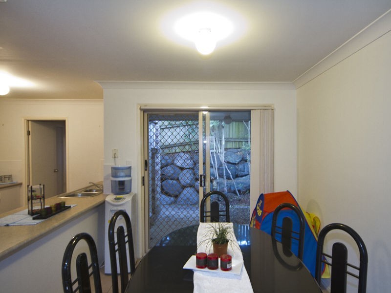 Seventeen Mile Rocks QLD 4073