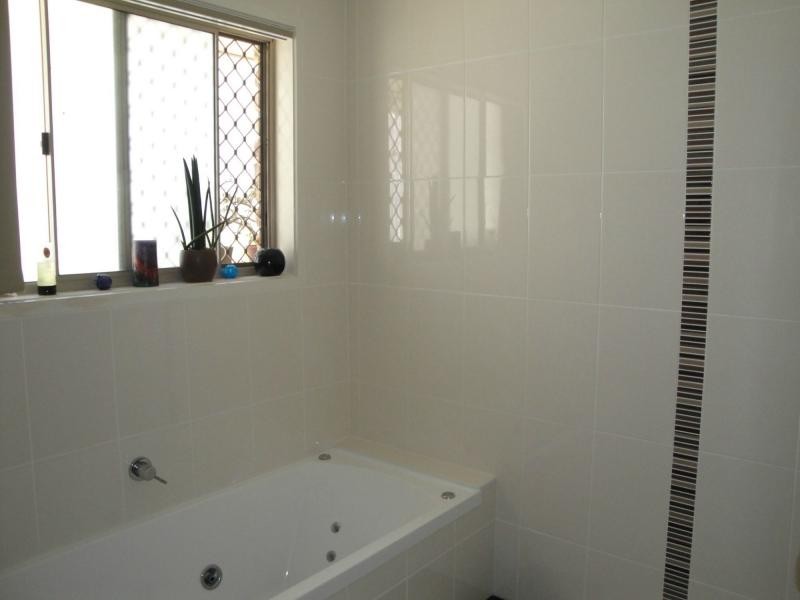 2 Cotter Crescent, Riverhills QLD 4074