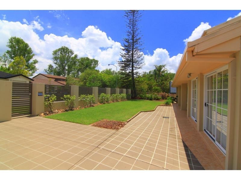 1 Timaru Close, Westlake QLD 4074