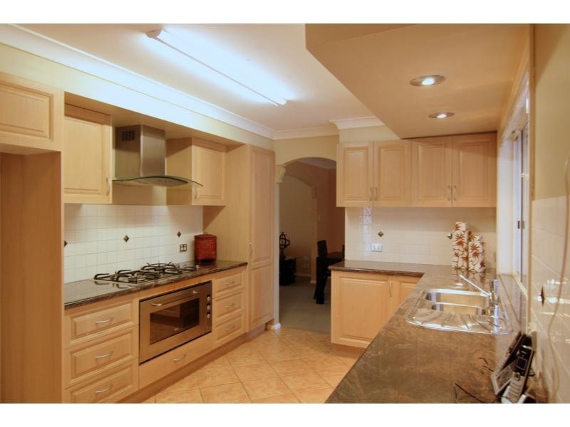 1 Timaru Close, Westlake QLD 4074