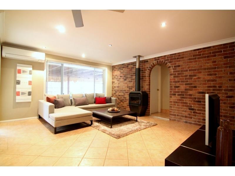 1 Timaru Close, Westlake QLD 4074