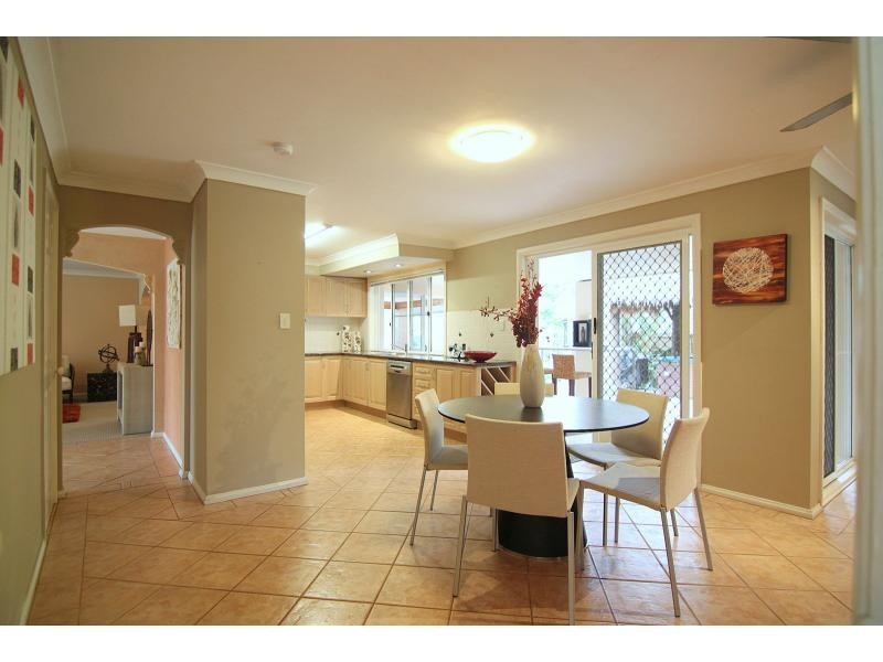 1 Timaru Close, Westlake QLD 4074