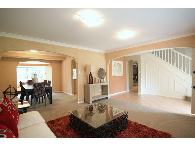 1 Timaru Close, Westlake QLD 4074