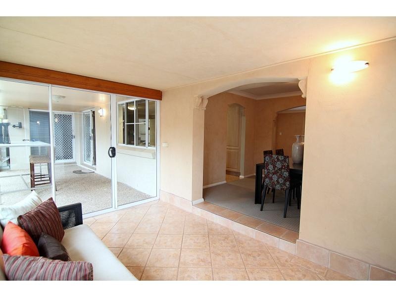 1 Timaru Close, Westlake QLD 4074