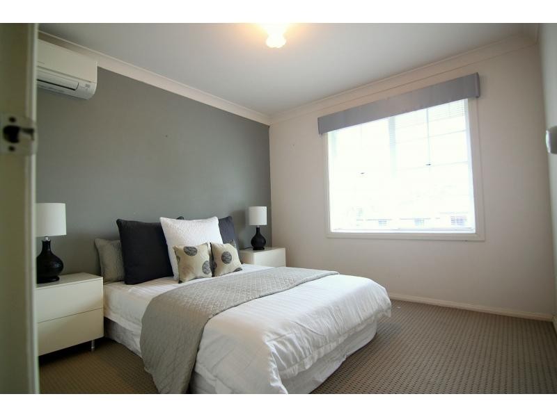 1 Timaru Close, Westlake QLD 4074