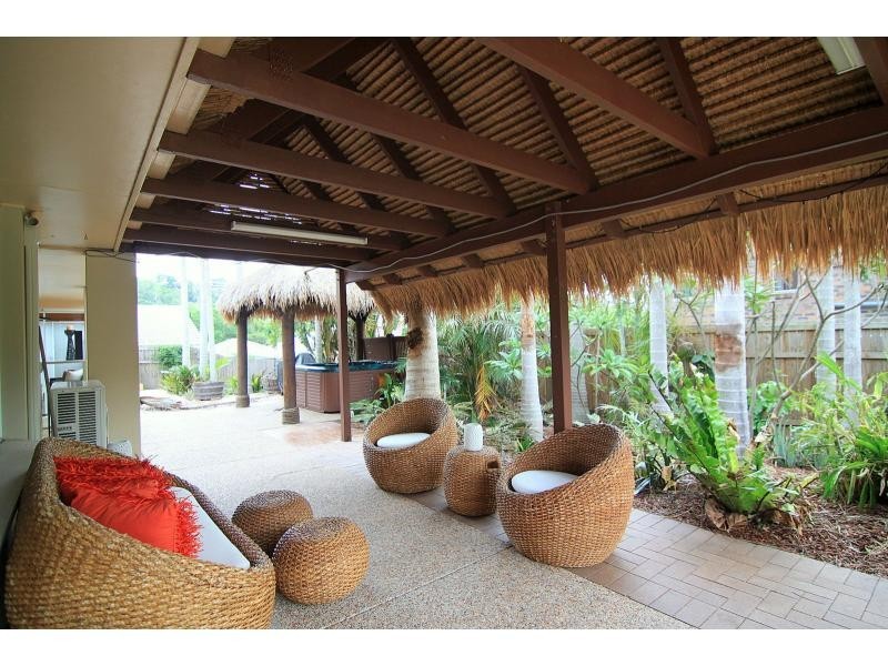 1 Timaru Close, Westlake QLD 4074