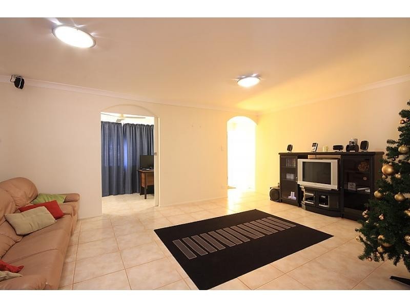 5 Oron Close, Westlake QLD 4074