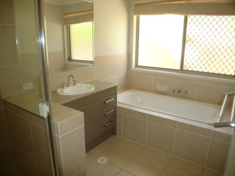 Sinnamon Park QLD 4073