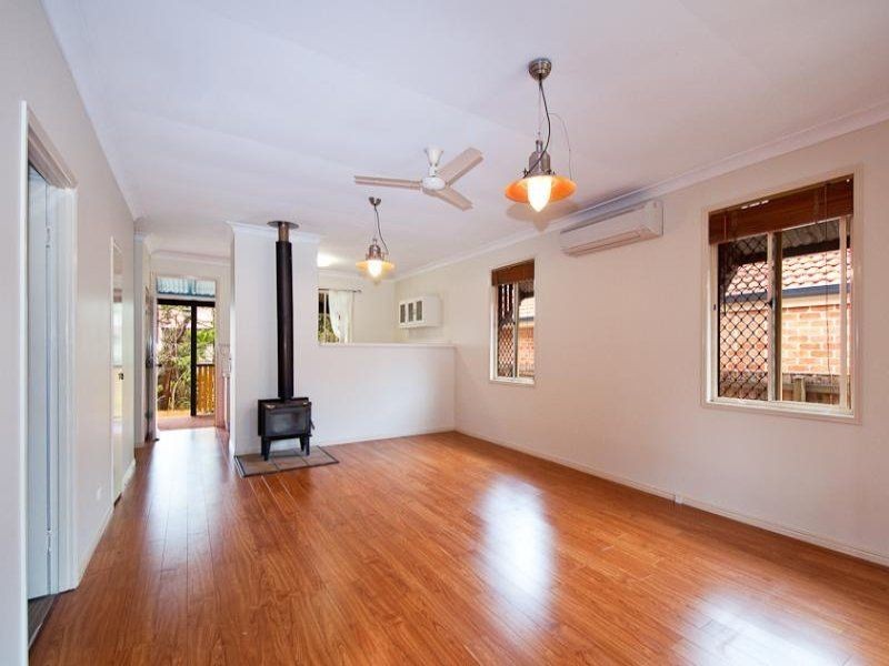 6 Popondetta Pl Street, Darra QLD 4076