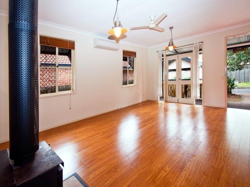 6 Popondetta Pl Street, Darra QLD 4076