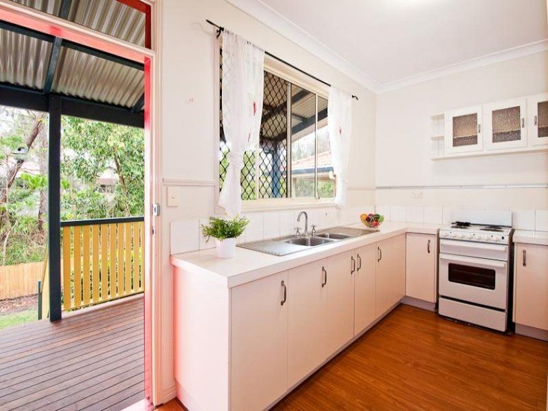 6 Popondetta Pl Street, Darra QLD 4076