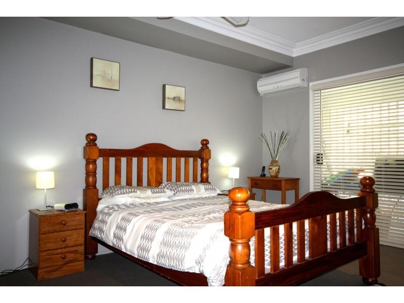 6 Dove Tree Crescent, Sinnamon Park QLD 4073