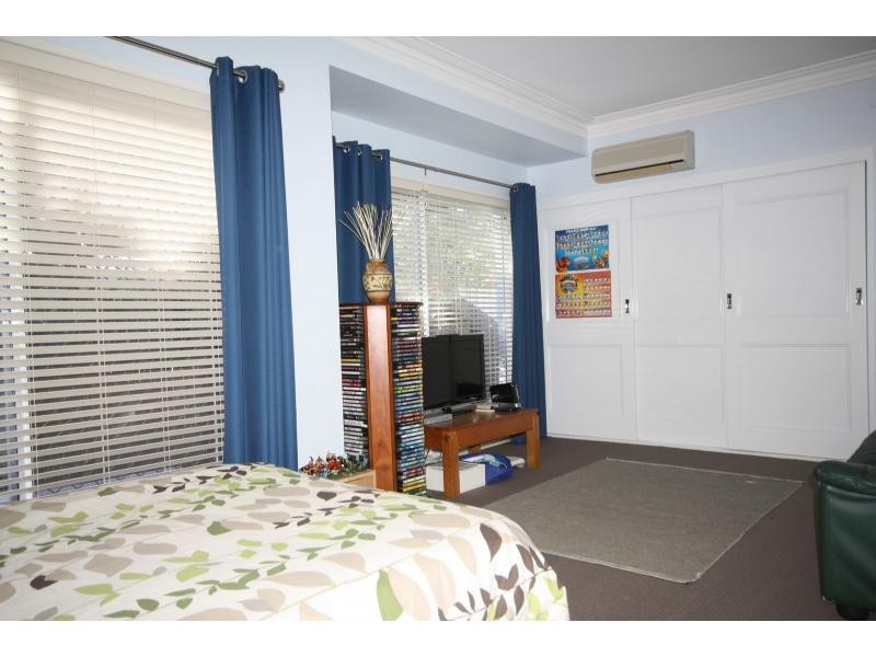 6 Dove Tree Crescent, Sinnamon Park QLD 4073