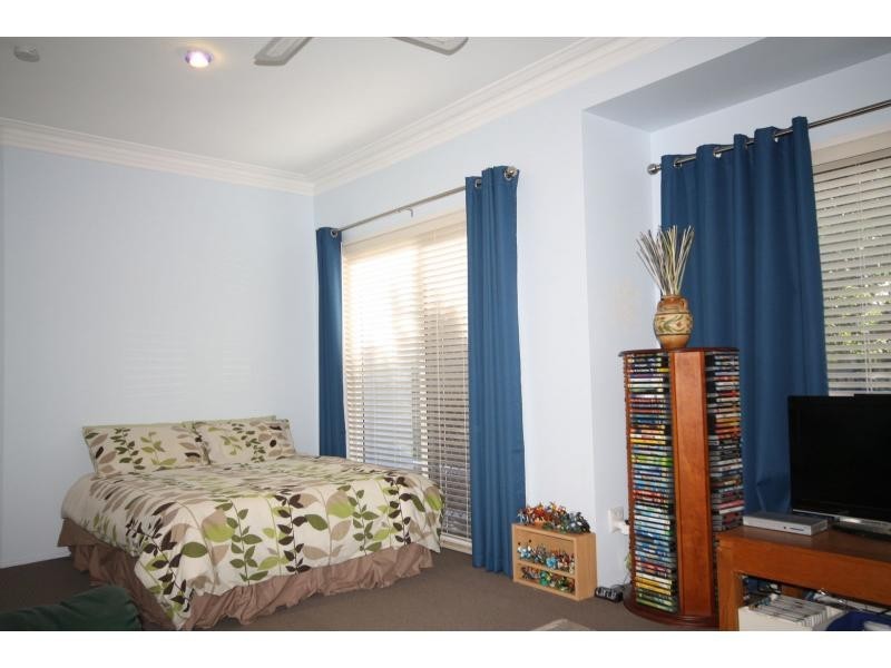 6 Dove Tree Crescent, Sinnamon Park QLD 4073