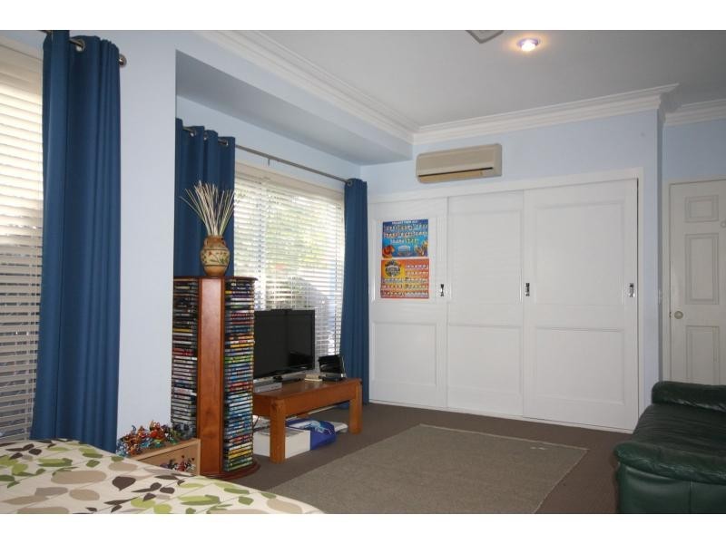 6 Dove Tree Crescent, Sinnamon Park QLD 4073