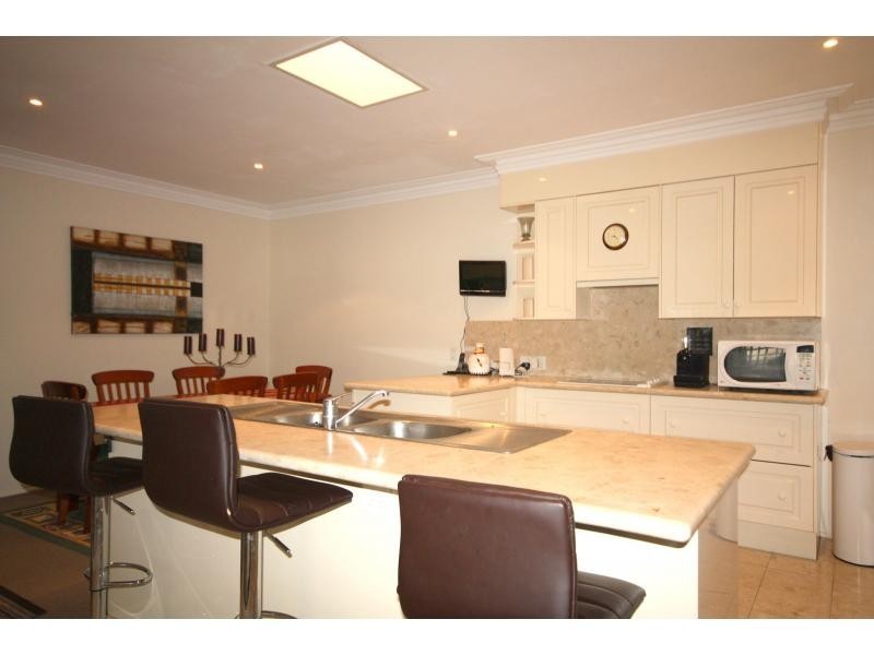 6 Dove Tree Crescent, Sinnamon Park QLD 4073