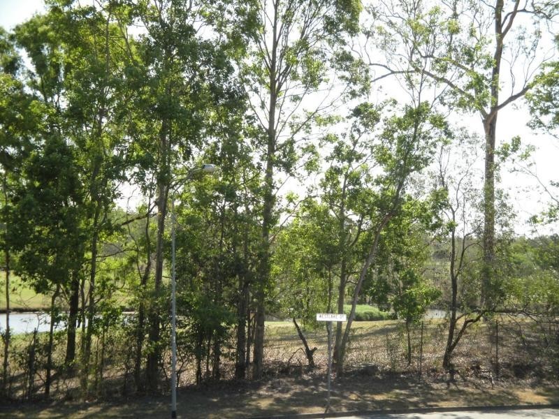 43 Westlake Drive, Mount Ommaney QLD 4074