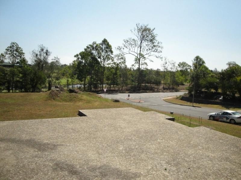 43 Westlake Drive, Mount Ommaney QLD 4074