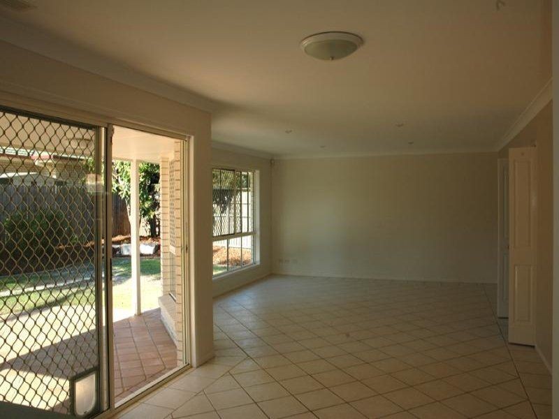 26 Mermaid Place, Sinnamon Park QLD 4073