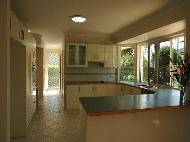 26 Mermaid Place, Sinnamon Park QLD 4073