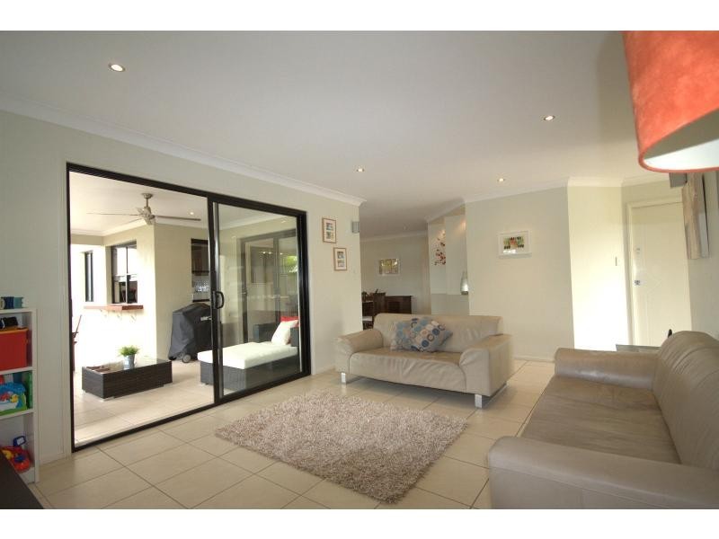 60 Edenbrooke Drive, Seventeen Mile Rocks QLD 4073