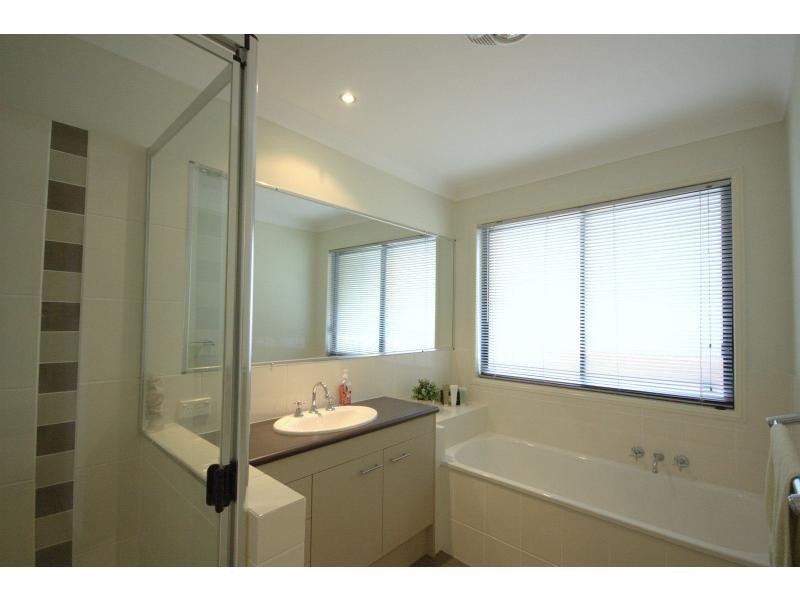 60 Edenbrooke Drive, Seventeen Mile Rocks QLD 4073