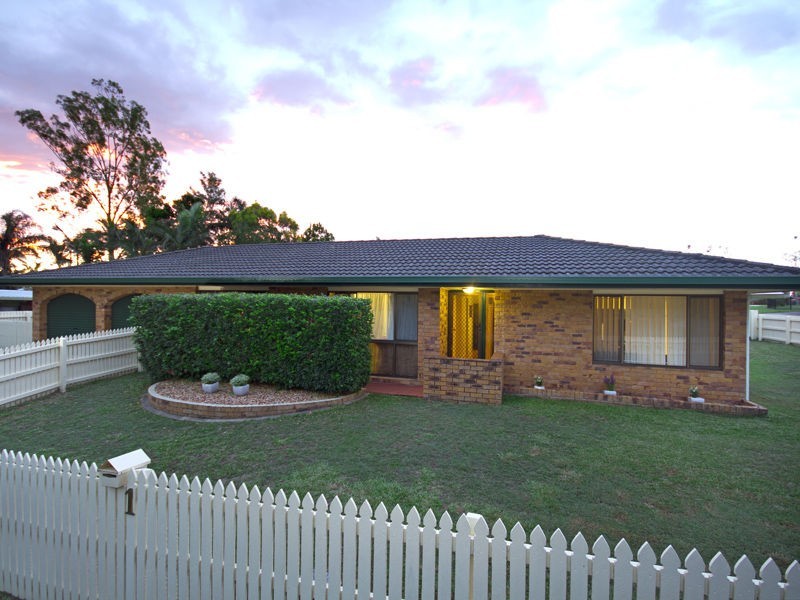 1 Loddon, Riverhills QLD 4074