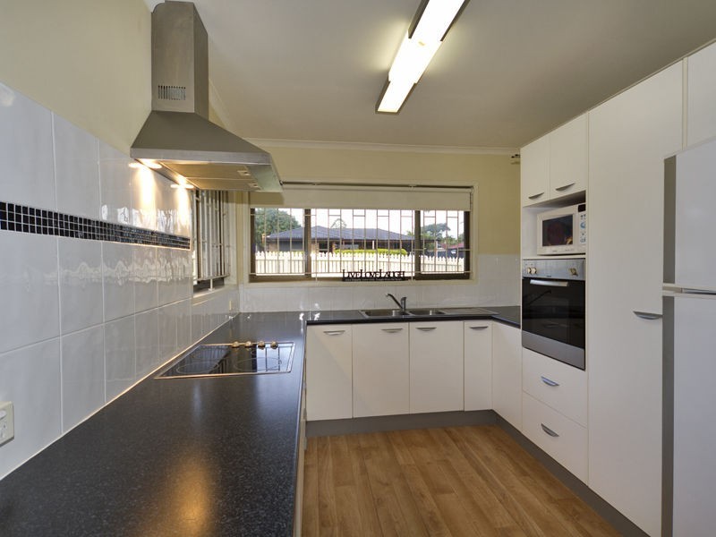 1 Loddon, Riverhills QLD 4074