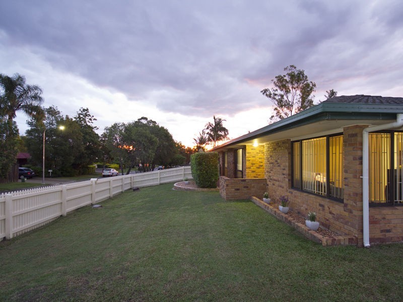 1 Loddon, Riverhills QLD 4074