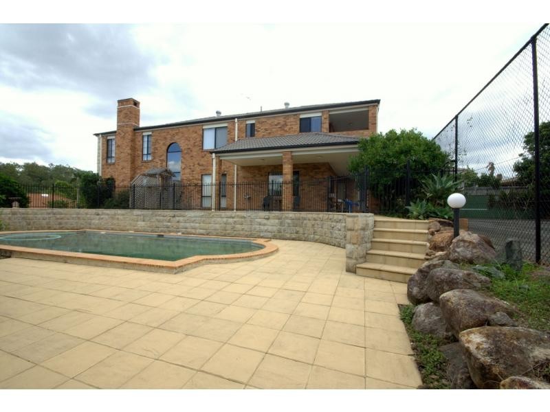 2 Moncrieff Court, Mount Ommaney QLD 4074