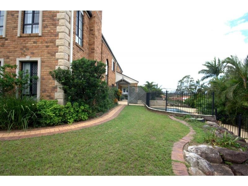 2 Moncrieff Court, Mount Ommaney QLD 4074