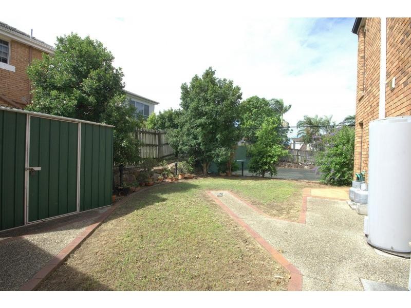 2 Moncrieff Court, Mount Ommaney QLD 4074