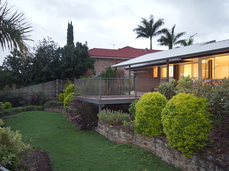 Mount Ommaney QLD 4074