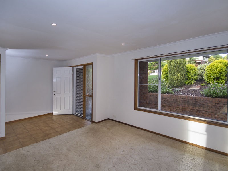 Mount Ommaney QLD 4074