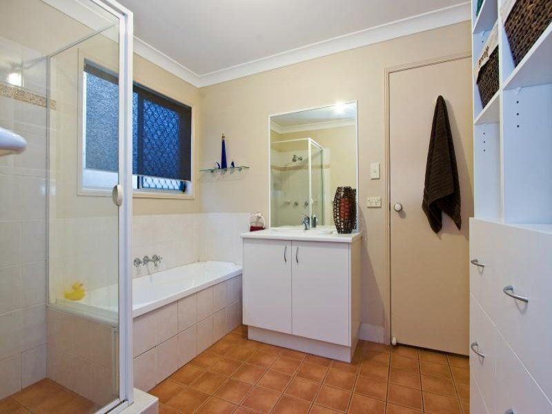 15B Mulgrave Crescent, Forest Lake QLD 4078