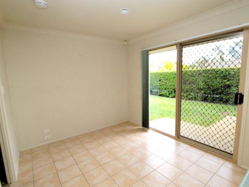 6 Bengar Pl Street, Seventeen Mile Rocks QLD 4073