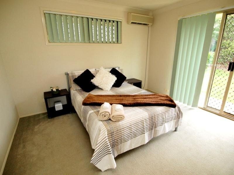 6 Bengar Pl Street, Seventeen Mile Rocks QLD 4073