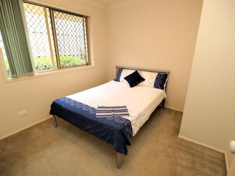 6 Bengar Pl Street, Seventeen Mile Rocks QLD 4073