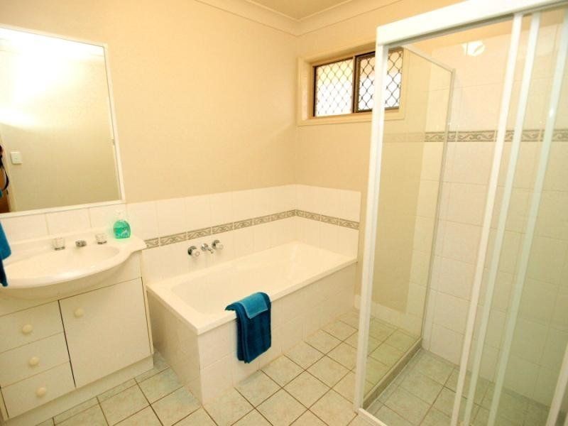 6 Bengar Pl Street, Seventeen Mile Rocks QLD 4073