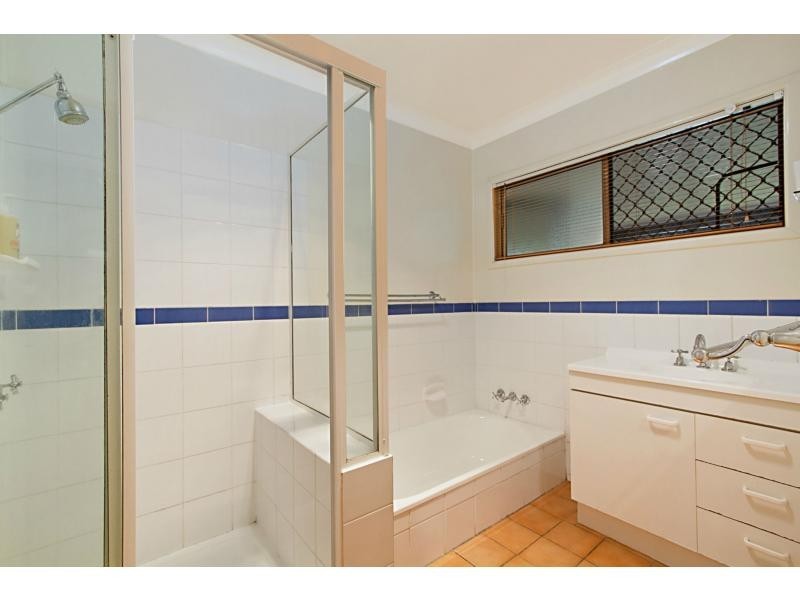 212 Seventeen Mile Rocks Road, Oxley QLD 4075