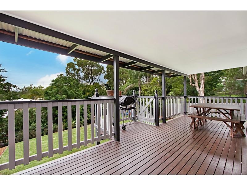 212 Seventeen Mile Rocks Road, Oxley QLD 4075