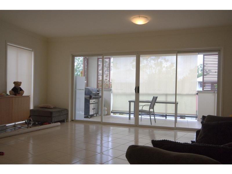 49 Greenway Circuit, Mount Ommaney QLD 4074